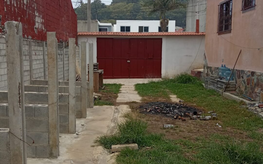 En renta casa ubicada en Residencial Valle San Cristobal, Zona 8 de Mixco