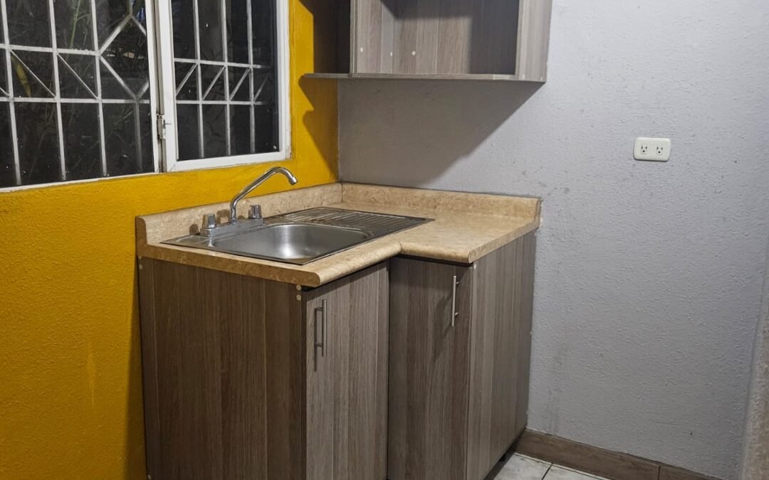 Casa en renta de un nivel ubicada en Fuentes del Valle 3, Zona 10 de San Miguel Petapa